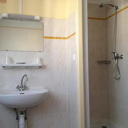 Hotel Des Arts 2*