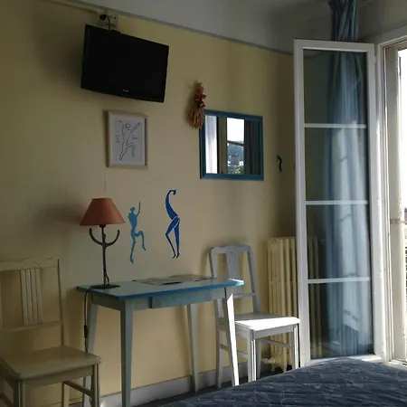 Des Arts Hotel 2*