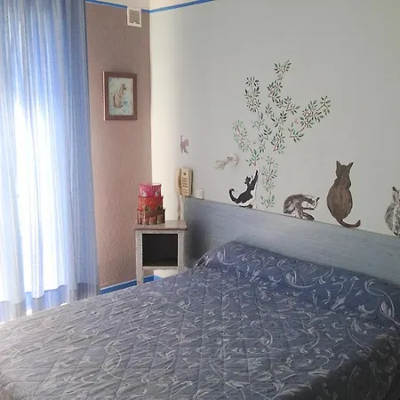 Hotel Des Arts 2*