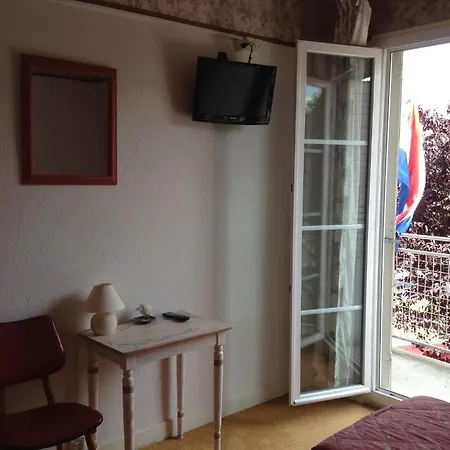 Des Arts Hotel 2*